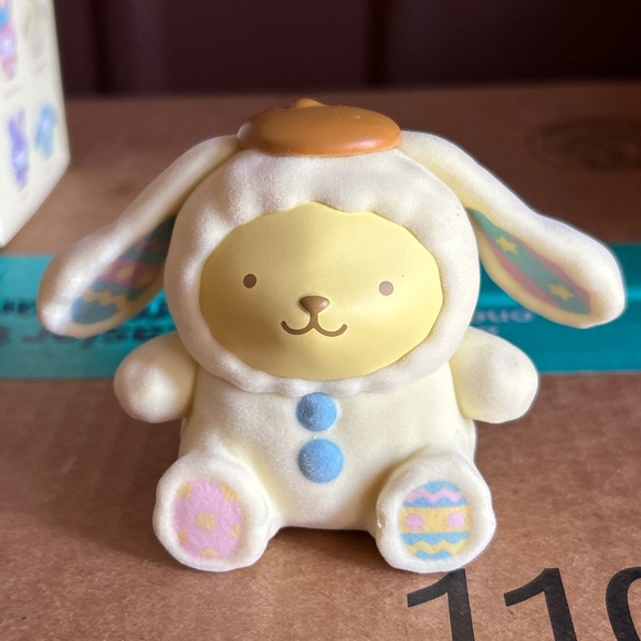 Sanrio Pompompurin Flocked Bunnies Top Toy Blind Box Figure - Picture 2 of 10